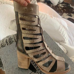 Freebird Lotus Sandals/Heels